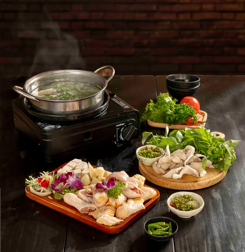 É Leaf Chicken Hotpot