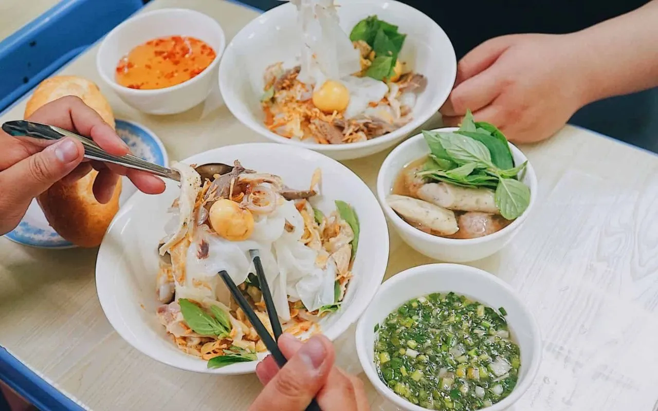 Bánh Ướt lòng gà - ăn sáng ở Đà Lạt