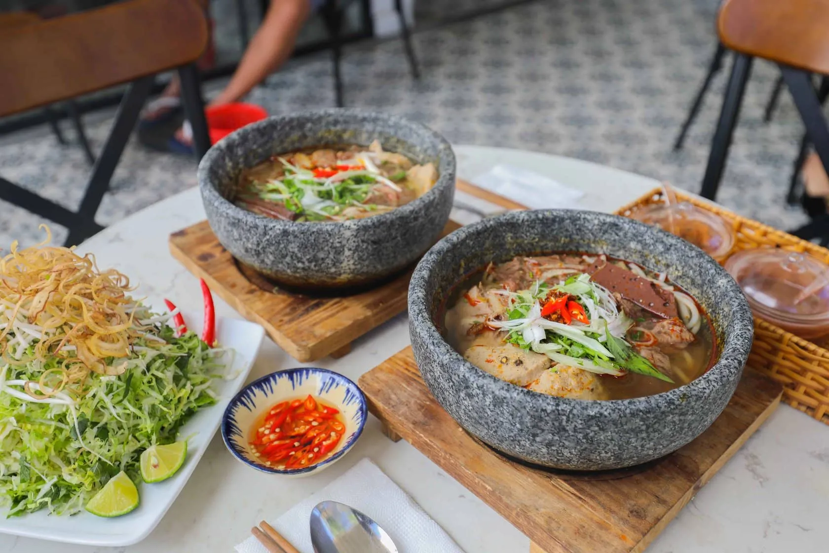 Bún bò thố đá Đoàn Viên - ăn sáng ở Đà Lạt