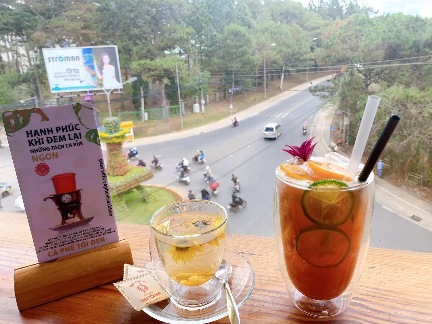 Cà phê Tỏi Đen - quán cà phê đẹp Đà Lạt