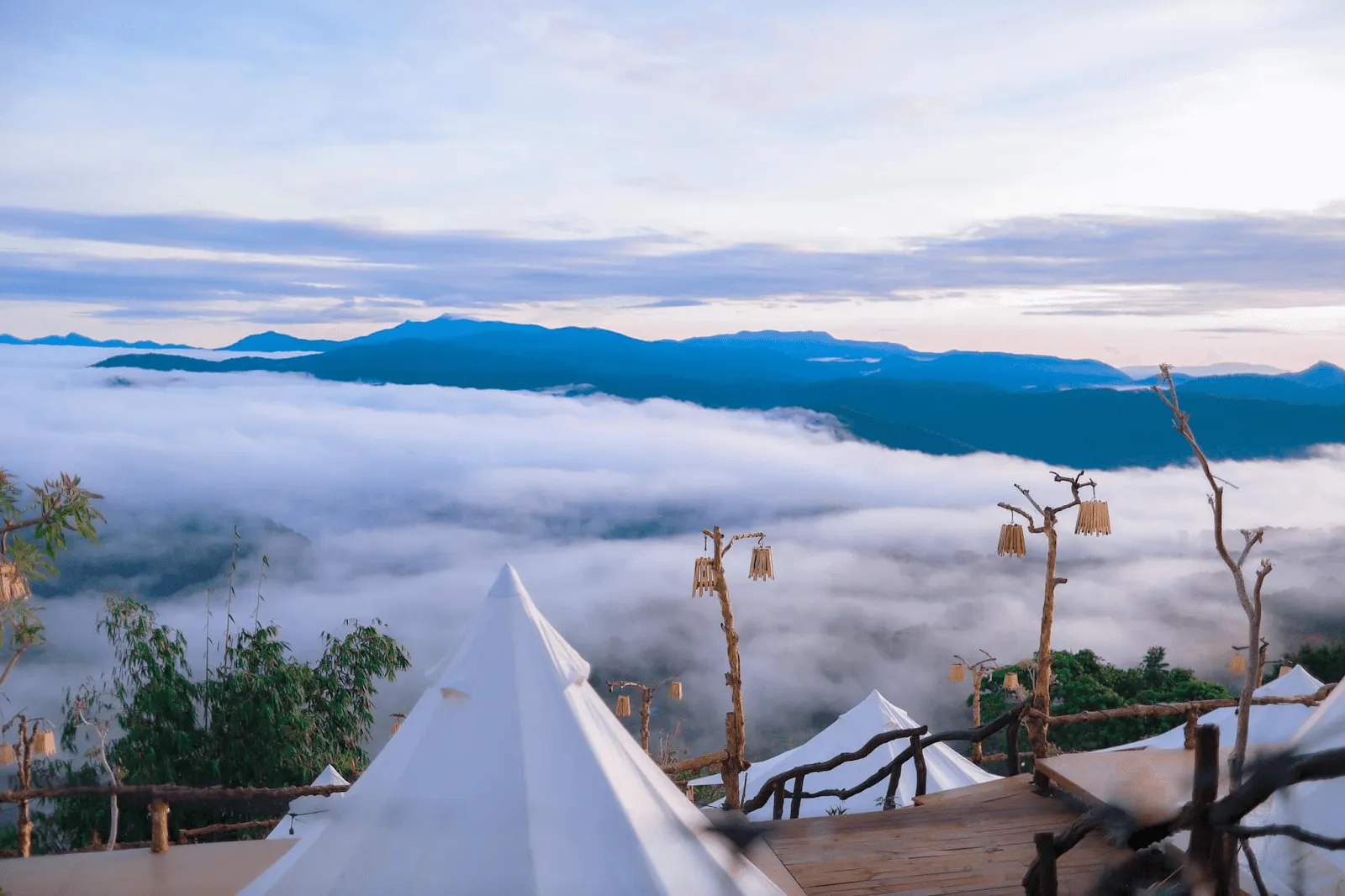 Cắm trại săn mây đỉnh Langbiang