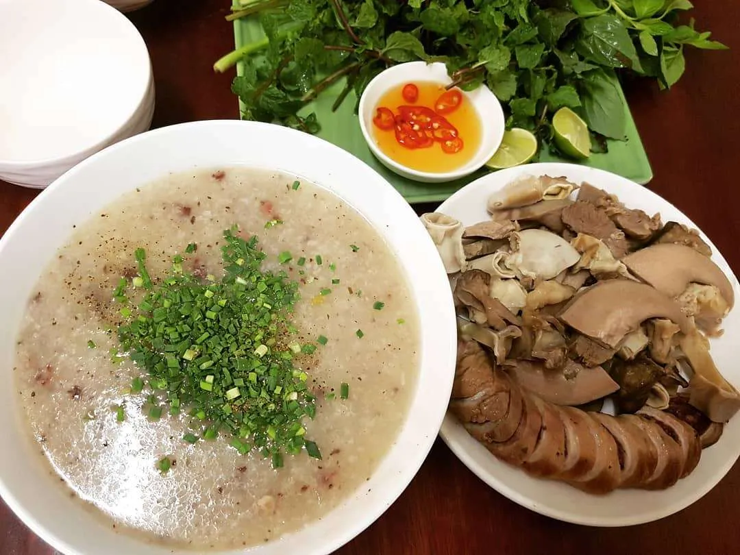 Cháo lòng - ăn sáng ở Đà Lạt