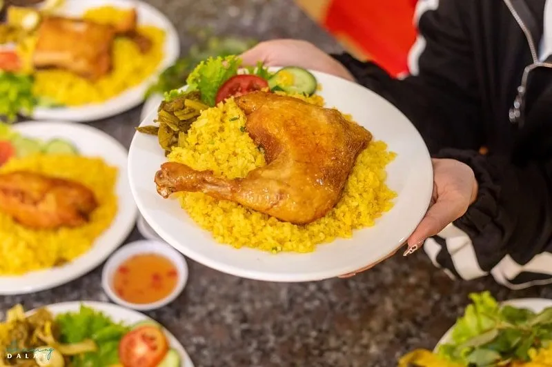 cơm gà xối mỡ đà lạt