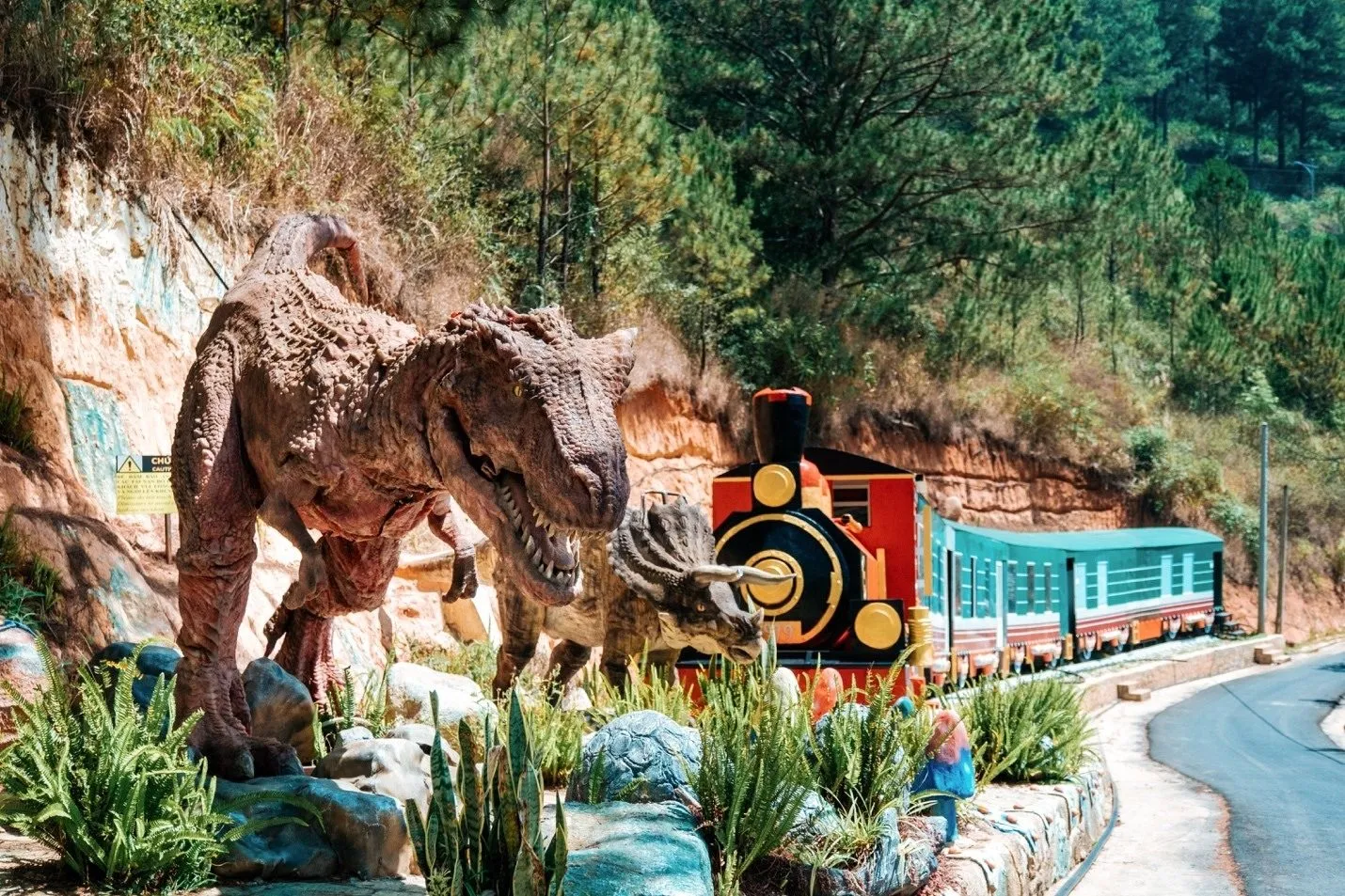 Công viên khủng long & Tàu lửa 1979 Wonderland Đà Lạt