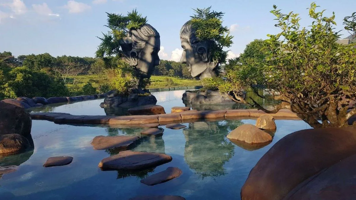 Hồ Vô Cực - Đường Hầm Điêu Khắc