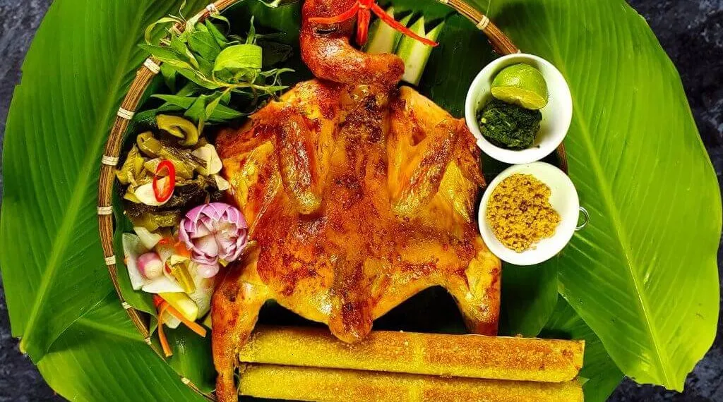 Gà nướng cớm lam - món ngon Đà Lạt