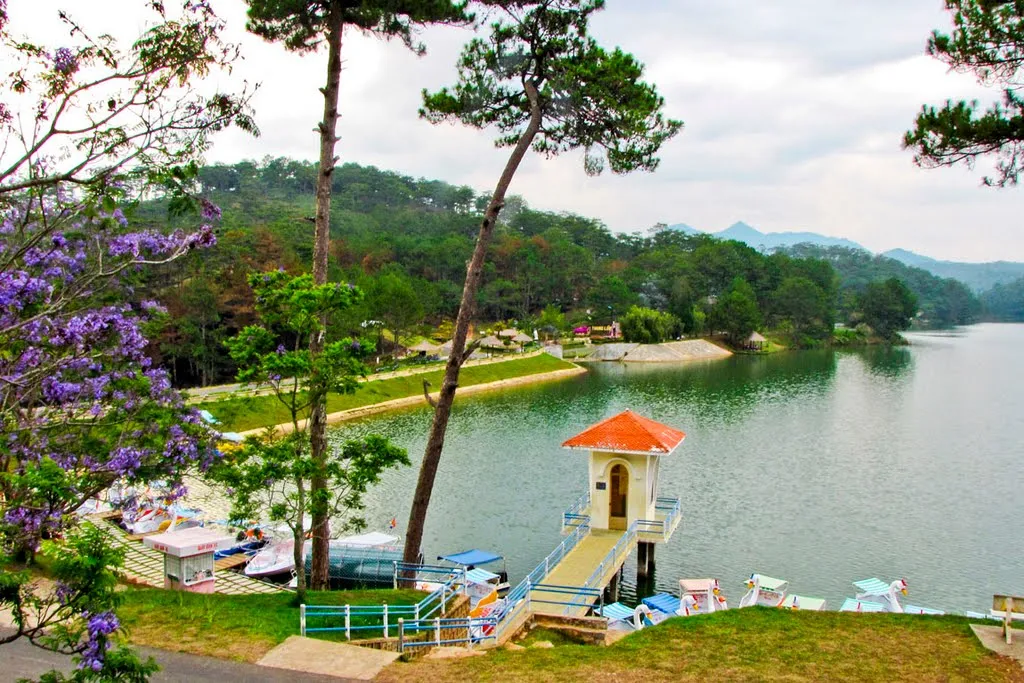 Hồ Đa Thiện - Thung Lũng Tình yêu