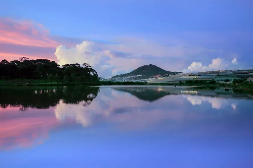 mùa đẹp nhất Hồ Than Thở