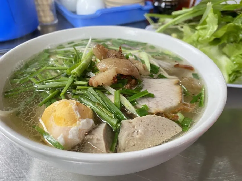 Hủ tiếu gà Hồng - ăn sáng ở Đà Lạt