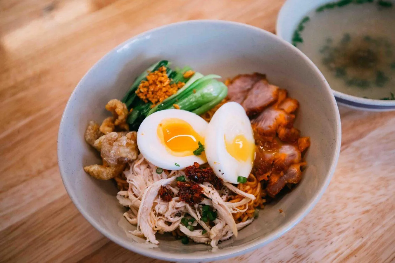 Mì trộn trứng lòng đào - ăn sáng ở Đà Lạt