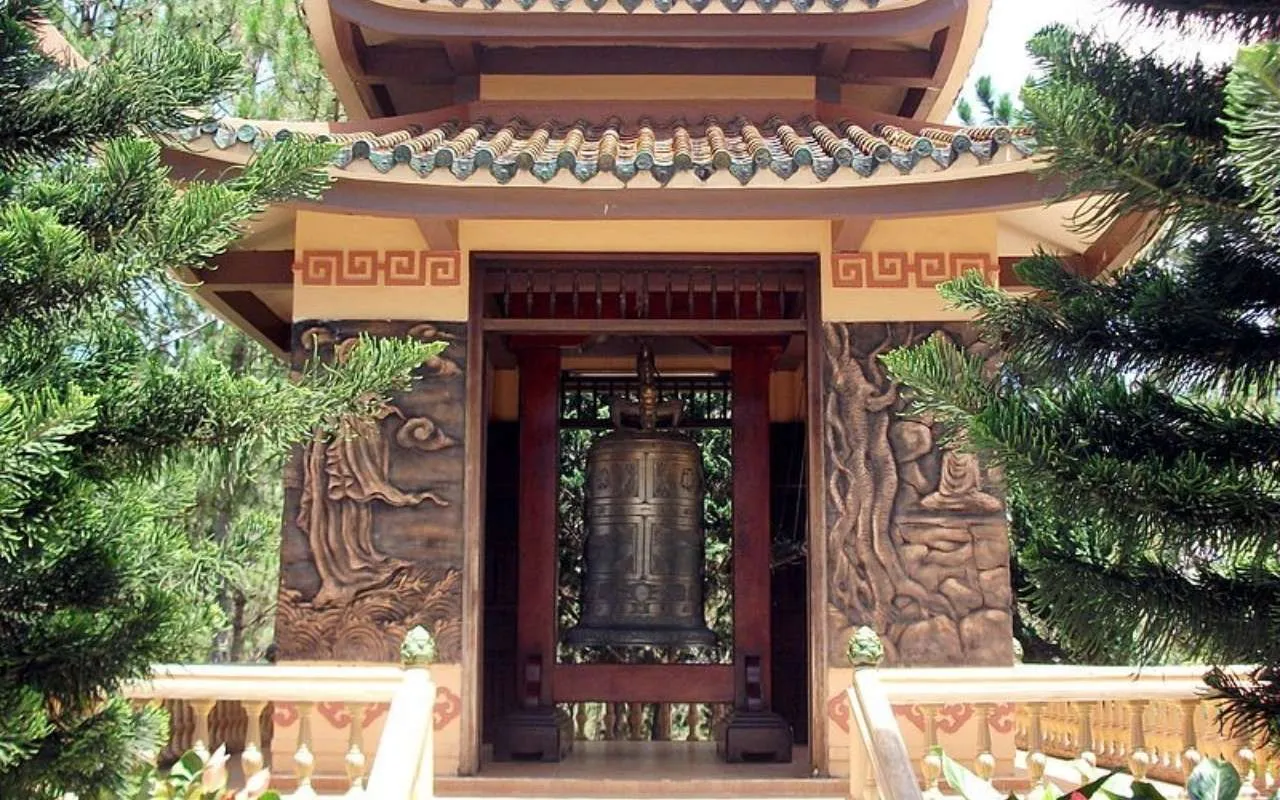 Thiền viện Trúc Lâm - Đường hầm điêu khắc