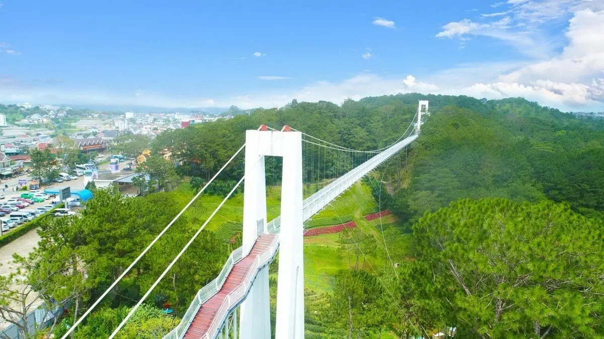 Thung Lũng Tình Yêu - Cầu kính 7D