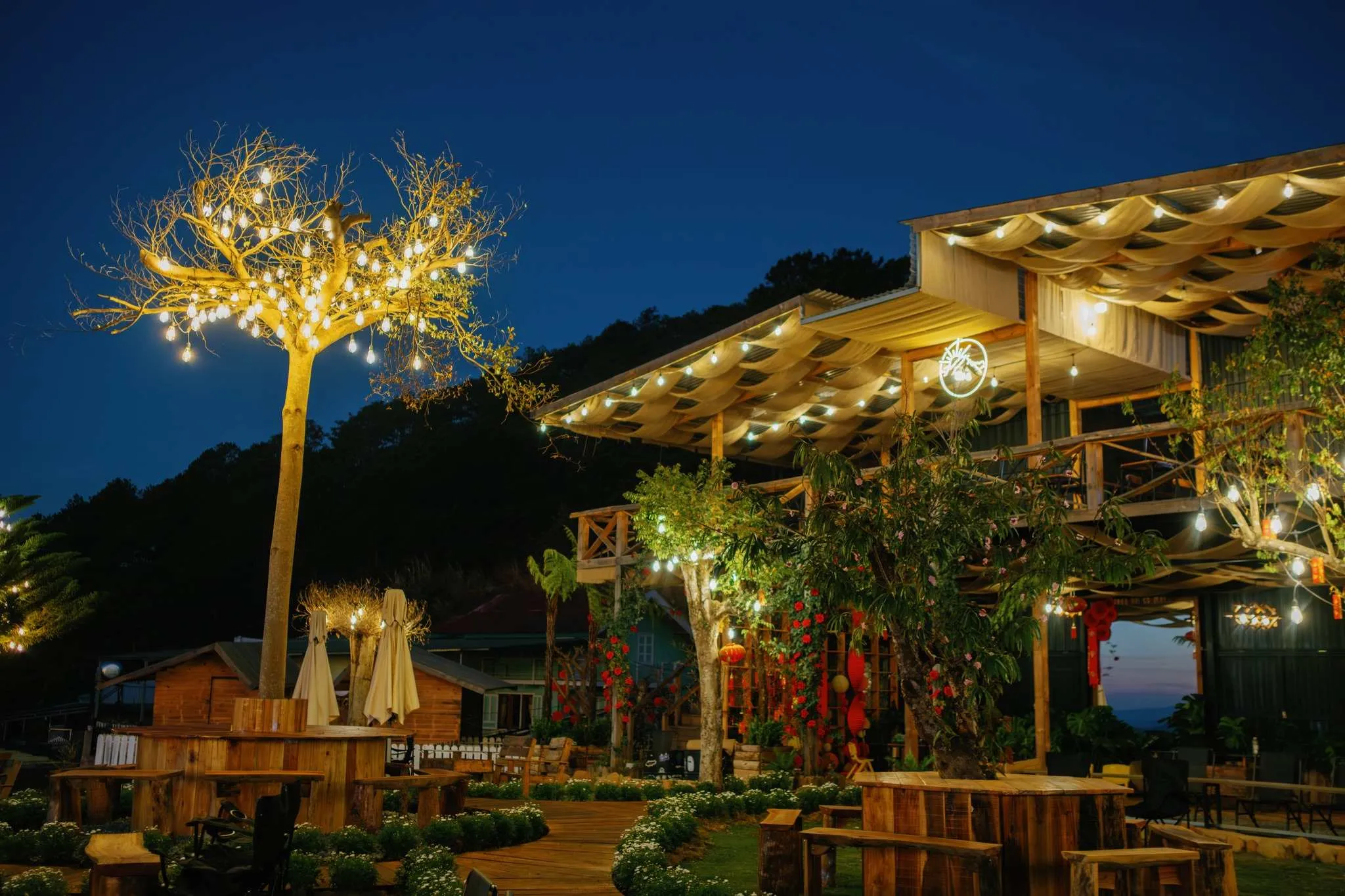 Trên Đồi Có Mây - quán cà phê đẹp ở Đà Lạt