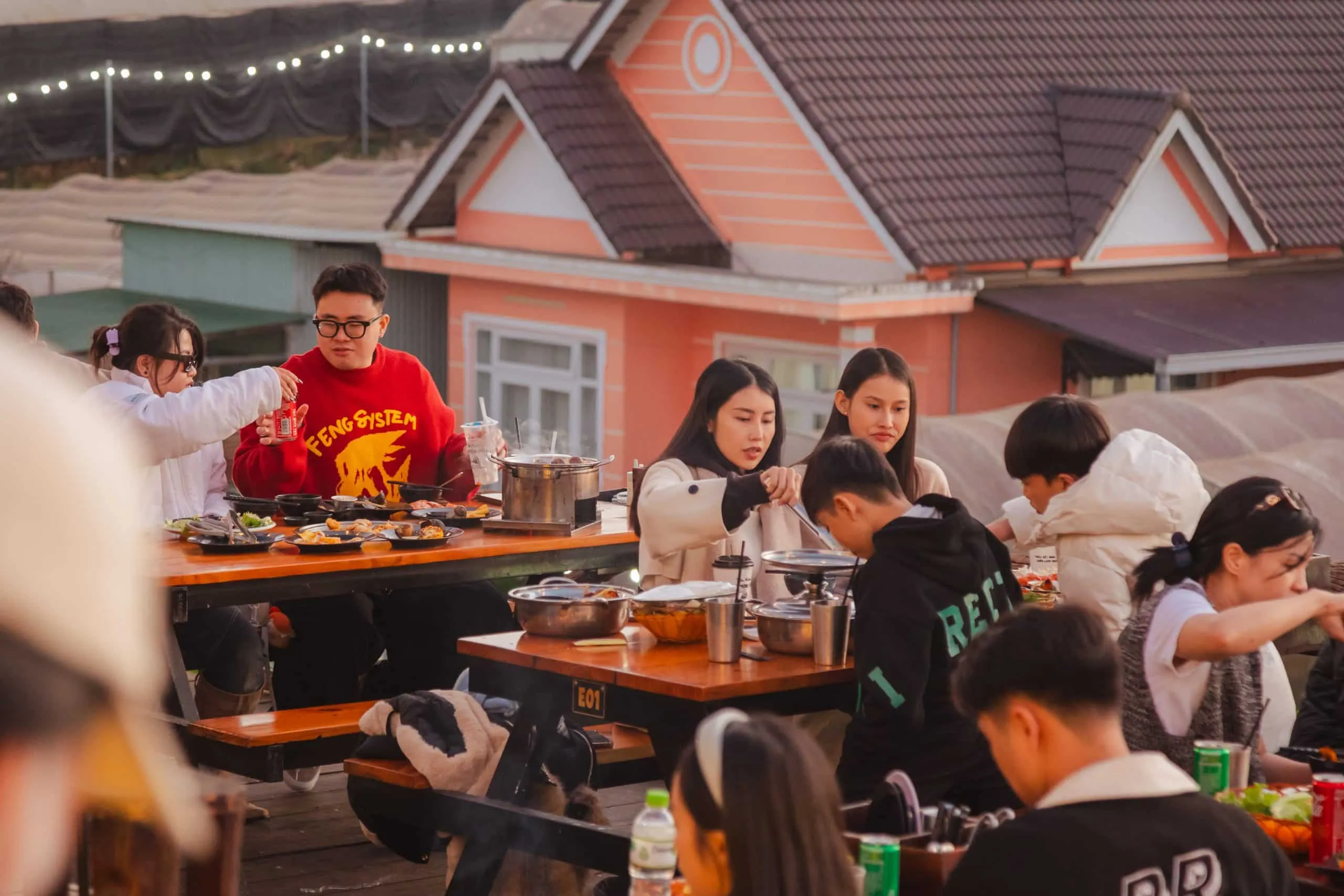 Trai nghiem thuc te dieu khien khach quay lai quan nuong o da lat scaled